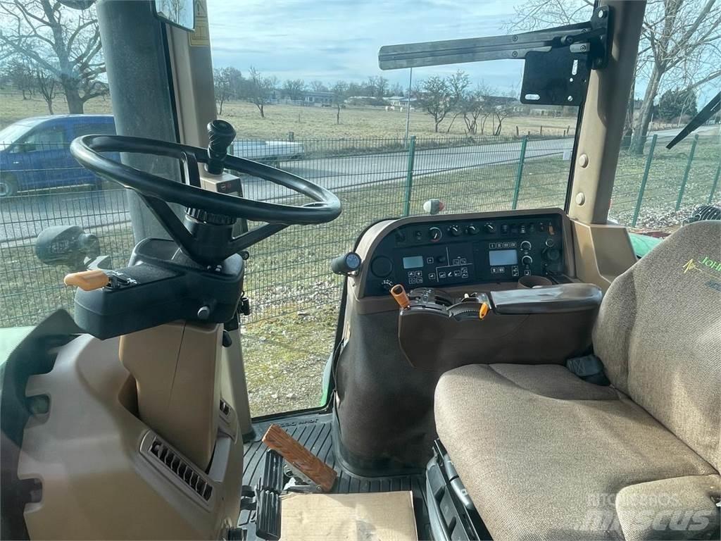 John Deere 8330 Tractoare