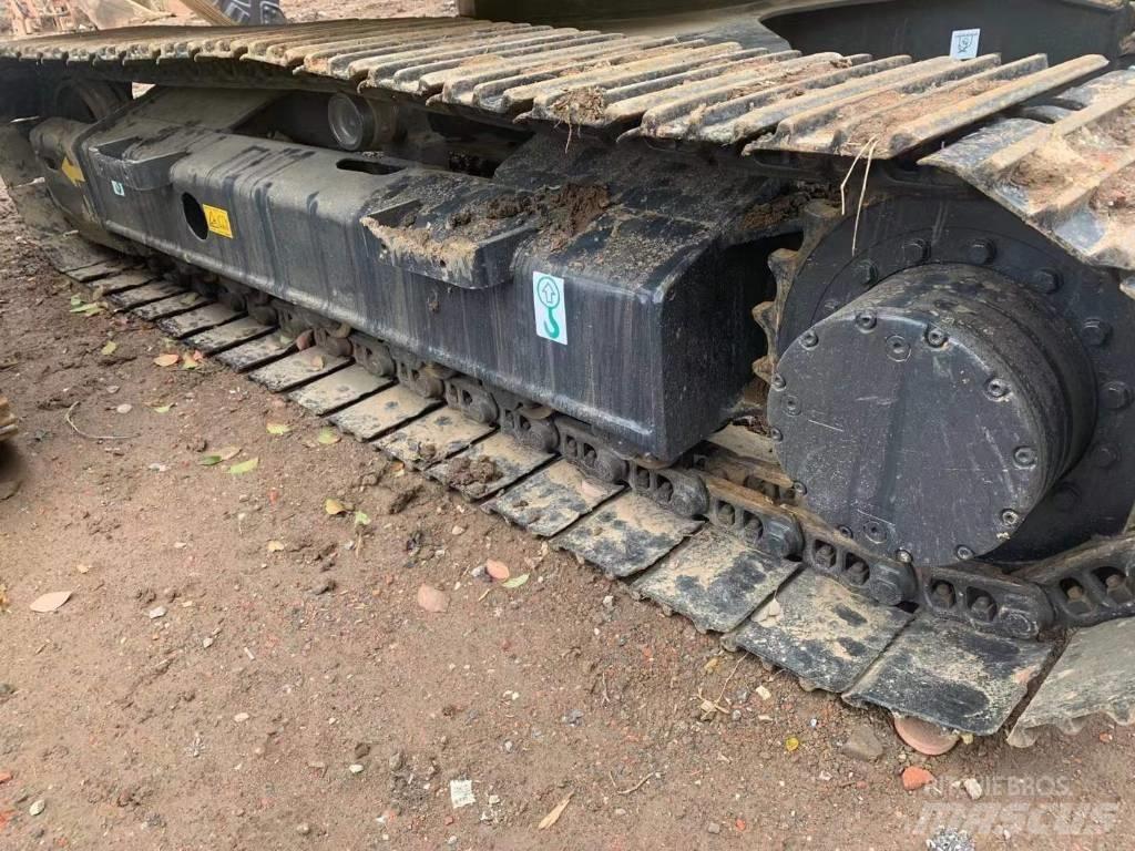 Komatsu PC 120 Excavatoare pe șenile
