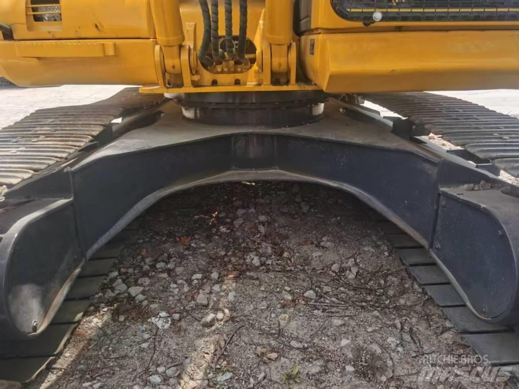 Komatsu PC 130 Excavatoare pe șenile
