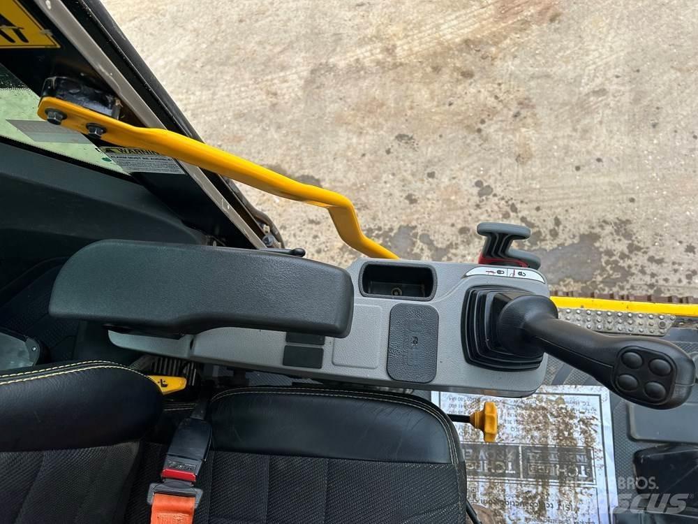 JCB 140X Excavatoare pe șenile
