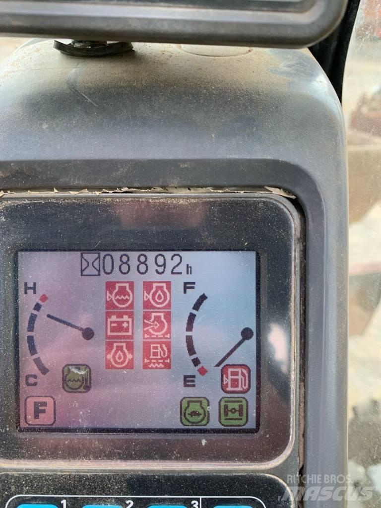 Komatsu PW 140-7 Excavatoare cu roti