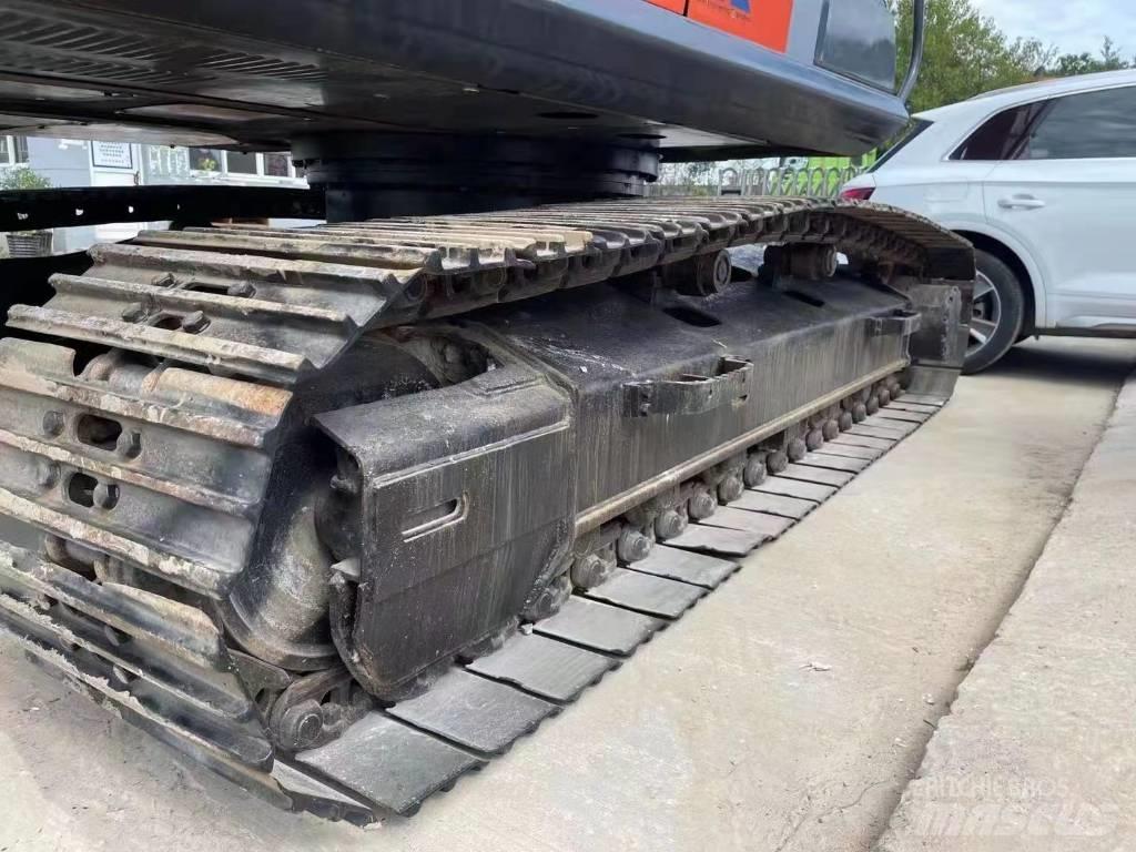 Hitachi ZX200 Excavatoare pe șenile
