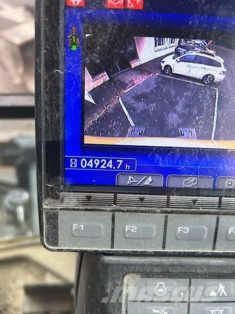 Komatsu PW 98 MR Excavatoare cu roti