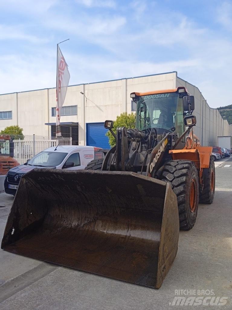 Doosan Dl250-5 Incarcator pe pneuri