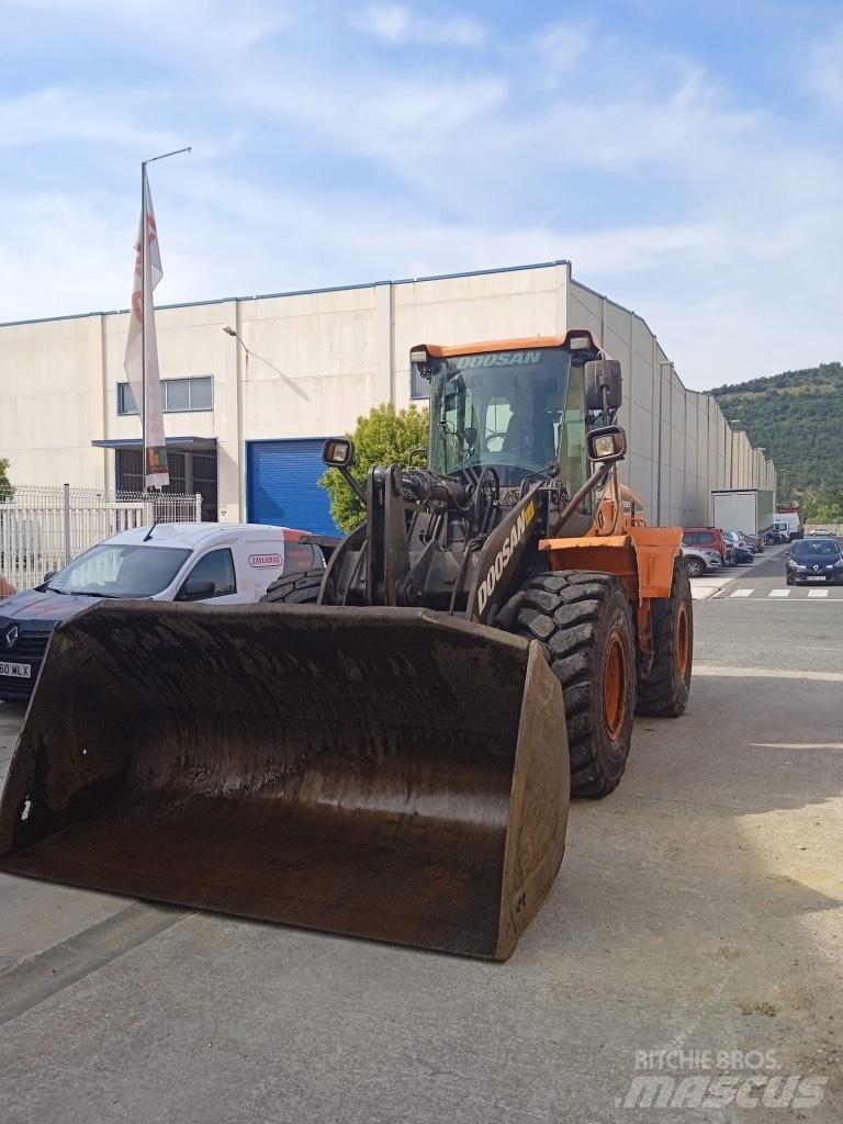 Doosan Dl250-5 Incarcator pe pneuri