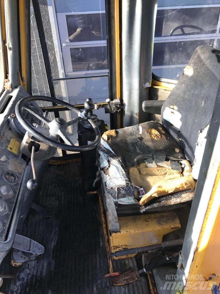 Hanomag 44D Incarcator pe pneuri