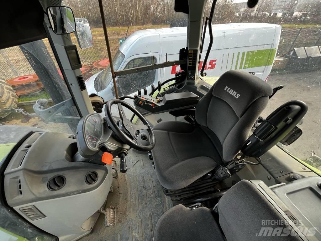 CLAAS Arion 650 Tractoare