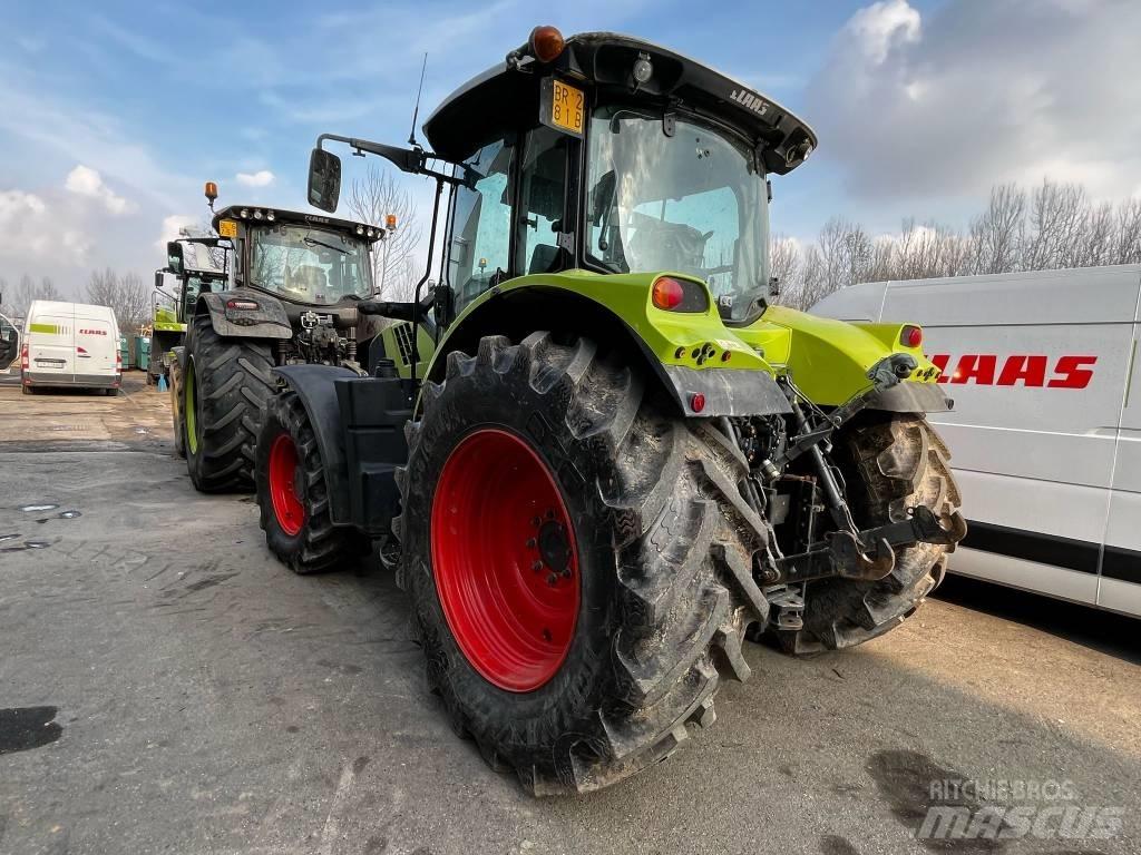 CLAAS Arion 650 Tractoare