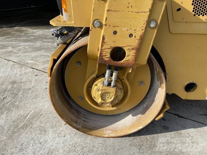 CAT CB 24 Cilindri compactori dubli