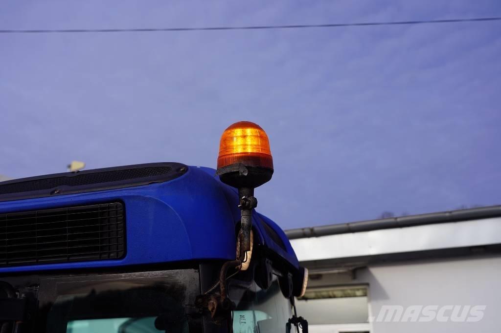 New Holland TN70NA Tractoare