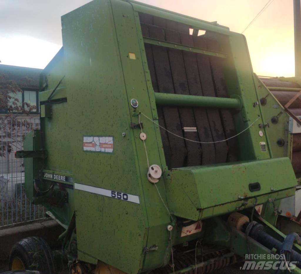 John Deere 550 Masina de balotat cilindric