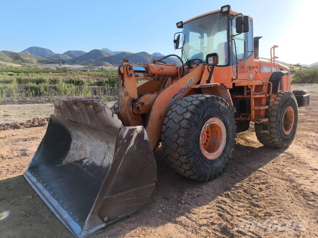 Doosan DL 300 Incarcator pe pneuri