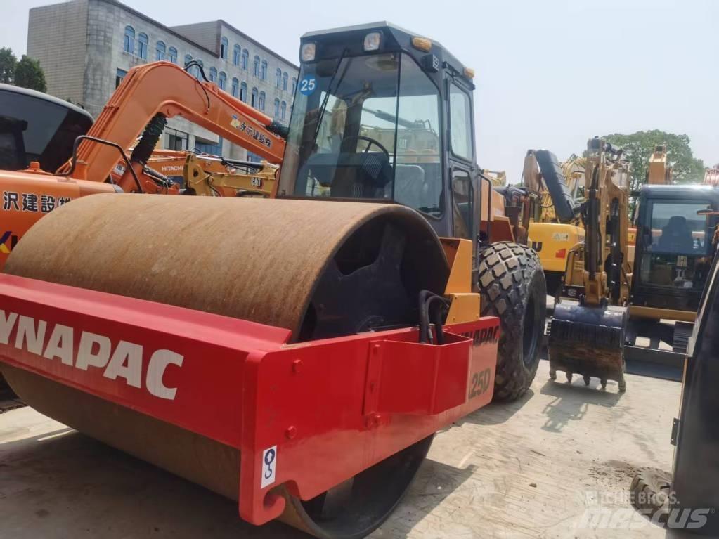 Dynapac ca25d Compactoare monocilindrice