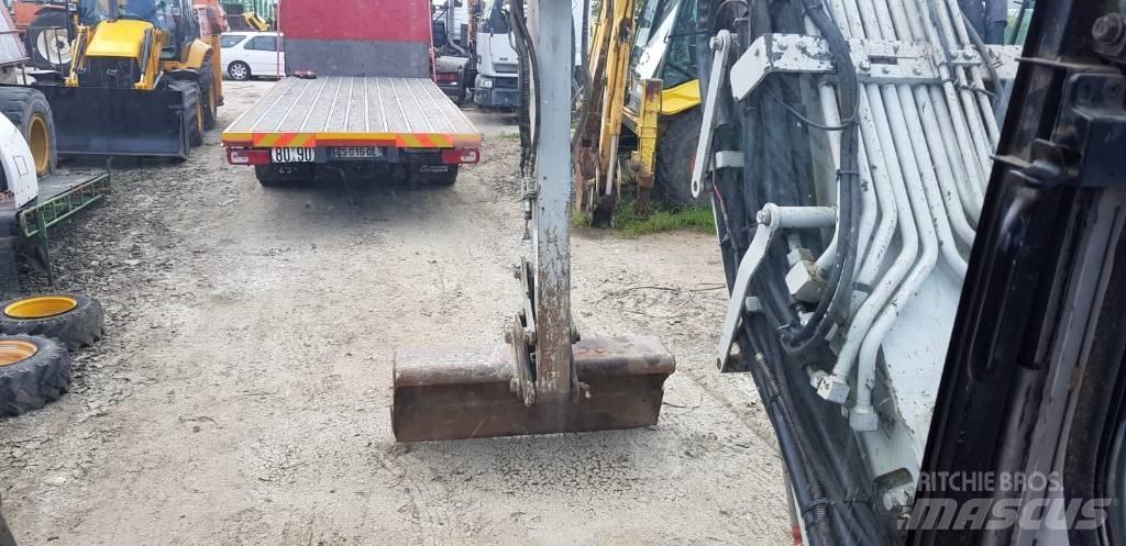 Takeuchi TB180 Alte masini si accesorii pentru încarcat si sapaturi