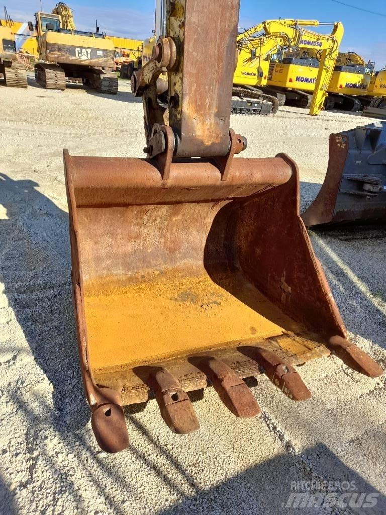 Komatsu PW200-7 Excavatoare cu roti