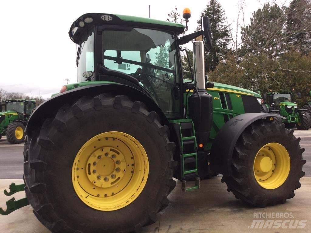 John Deere 6R250 Tractoare