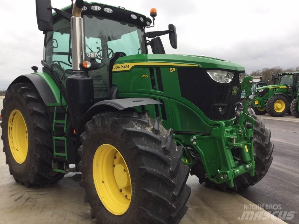 John Deere 6R250 Tractoare