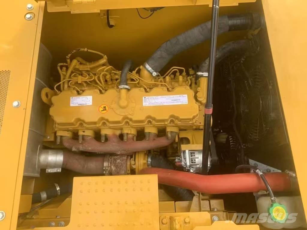 CAT 320 Excavatoare pe șenile
