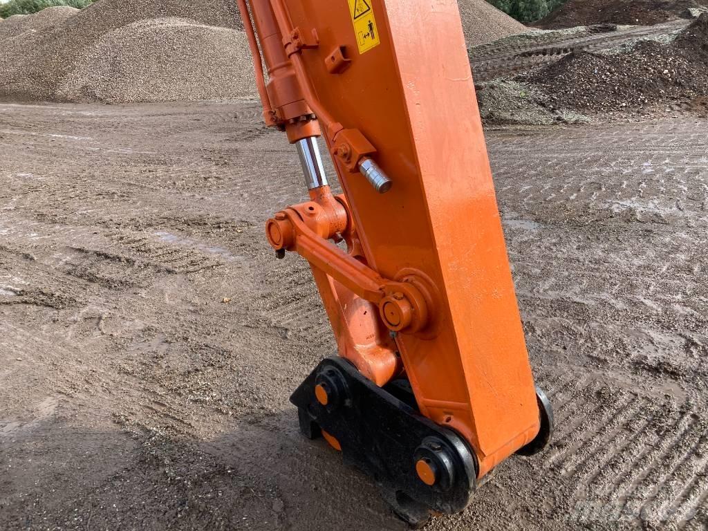 Hitachi ZX225USLC-6 Excavatoare pe șenile
