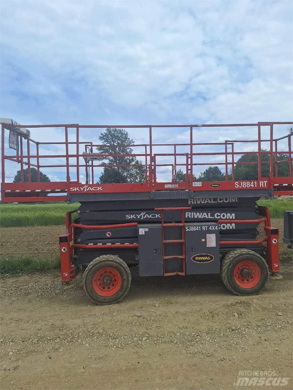 SkyJack 8841RT Platforme foarfeca