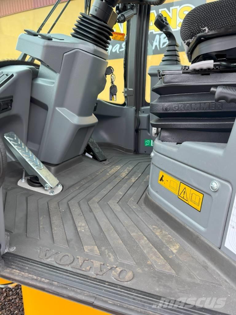 Volvo L 30 HS Incarcator pe pneuri