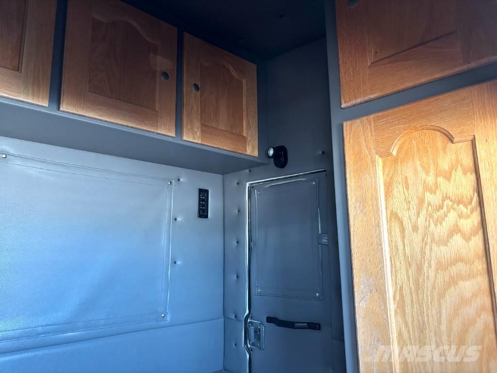 Mack Titan TD 713 Autotractoare