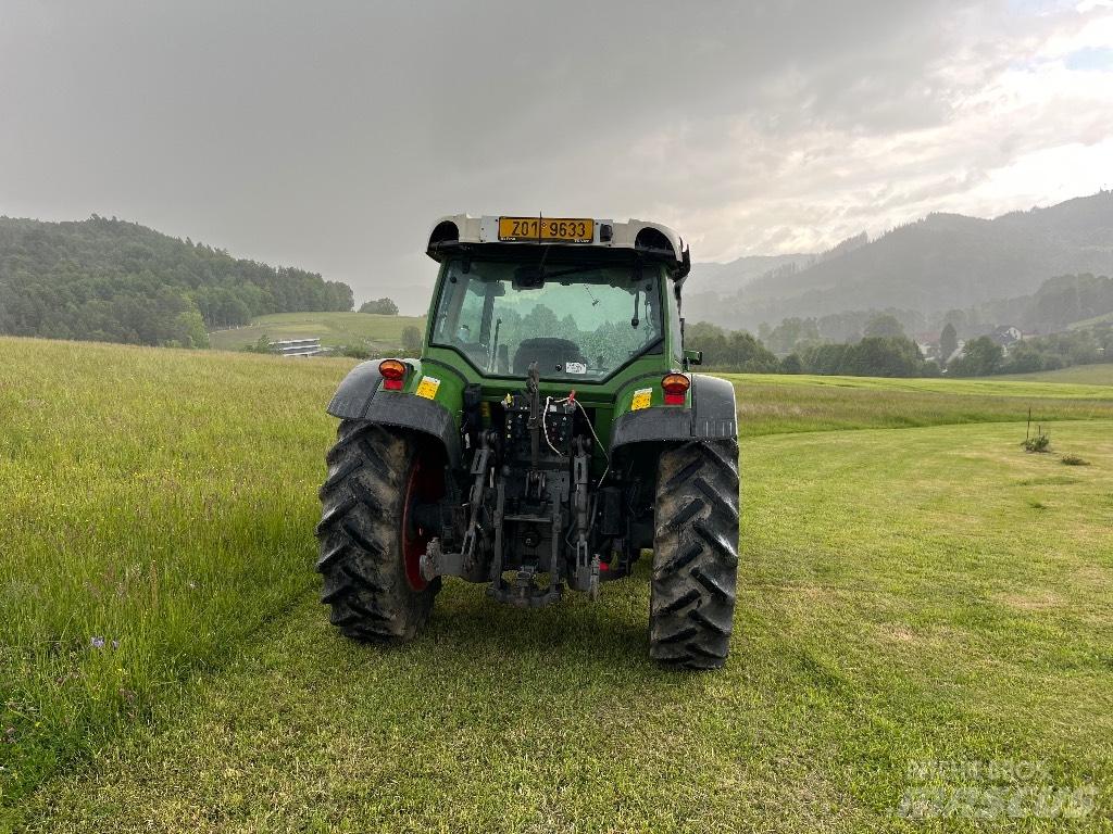 Fendt 211 Vario Tractoare