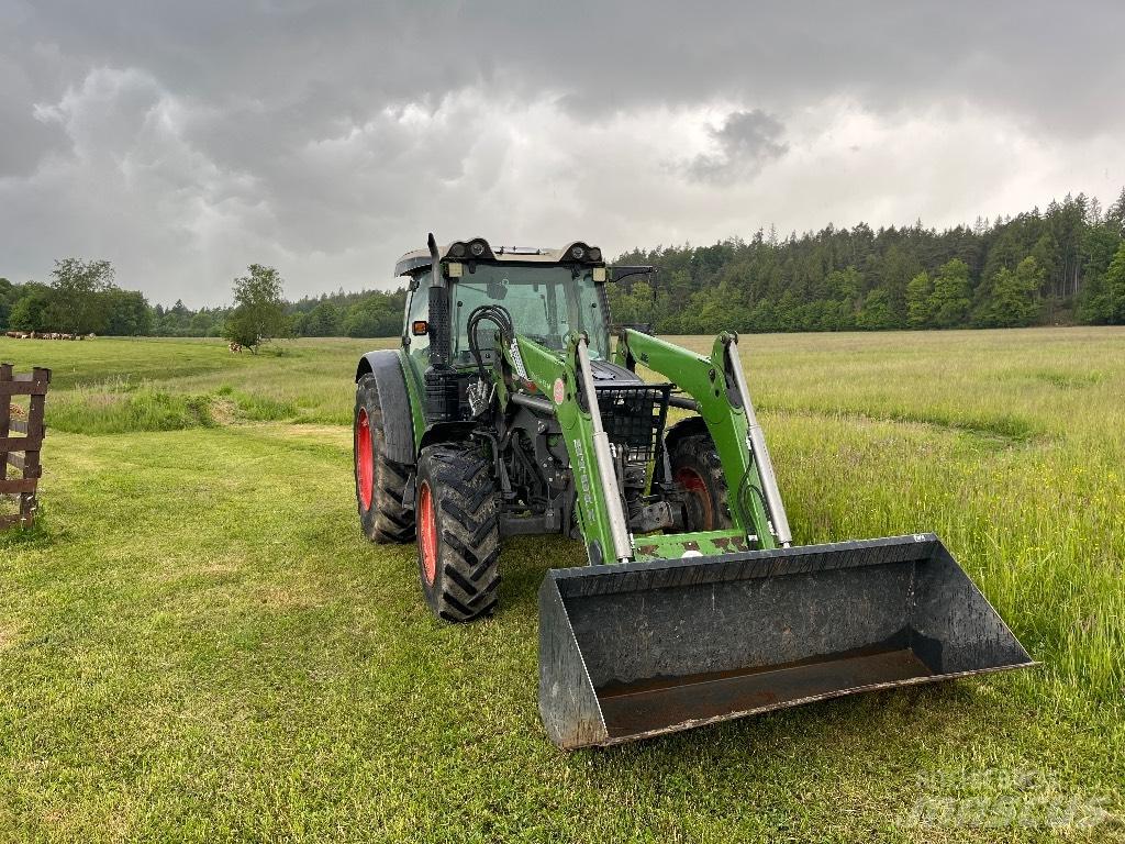 Fendt 211 Vario Tractoare
