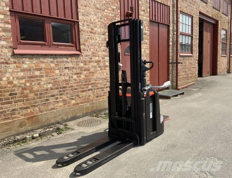 BT SPE 120 L Transpaleta manuala