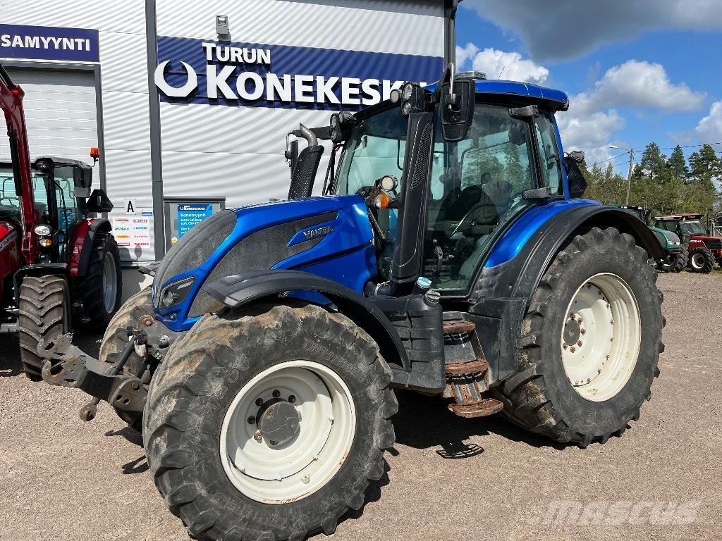 Valtra N174 Tractoare