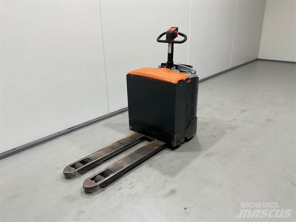 Rocla TP20AC Transpaleta cu platforma
