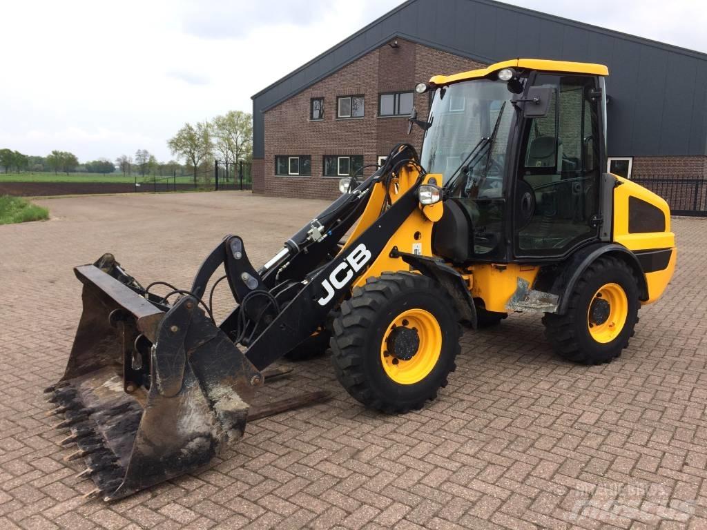 JCB 406 Incarcator pe pneuri