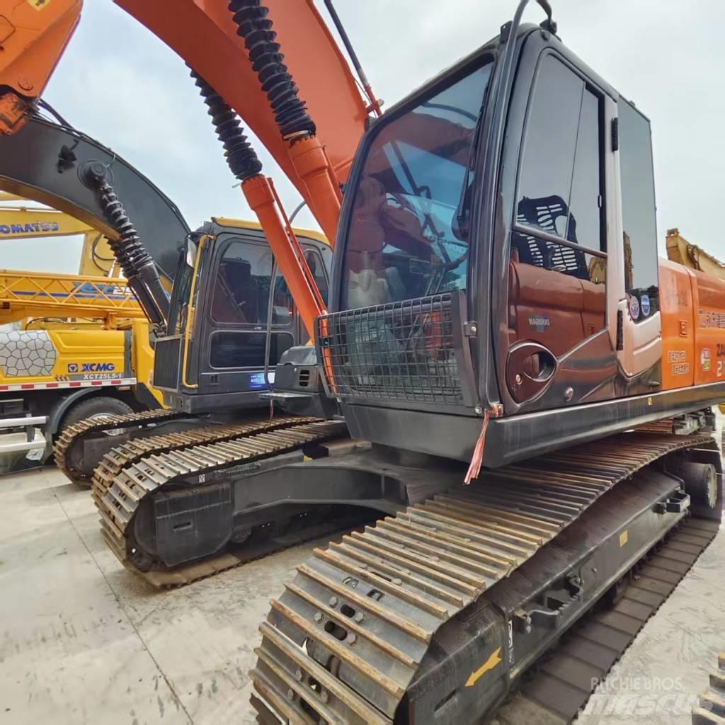 Hitachi ZX 210 Excavatoare pe șenile

