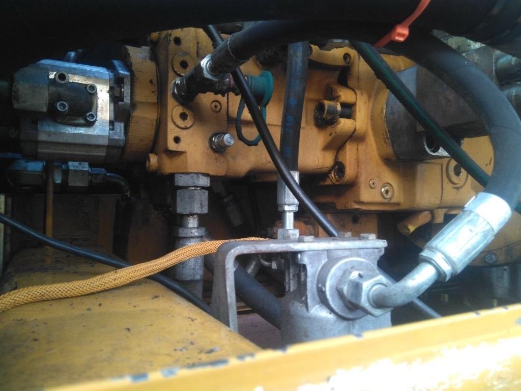 CAT M 322D MH Paleta de manipulare