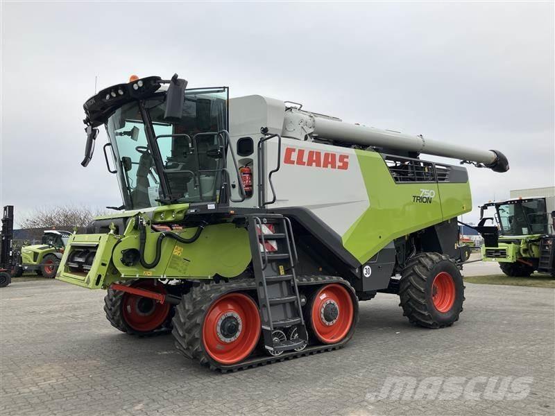 CLAAS TRION 750 TT Combine de secerat