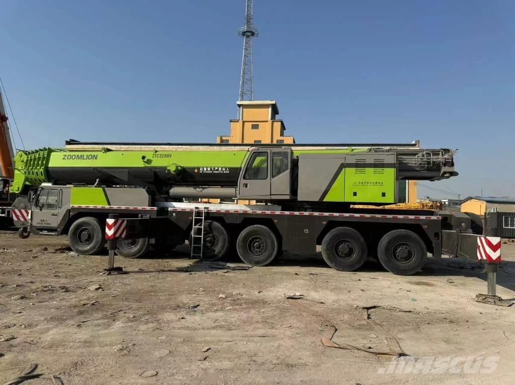Zoomlion 220 Ton Macara pentru orice teren