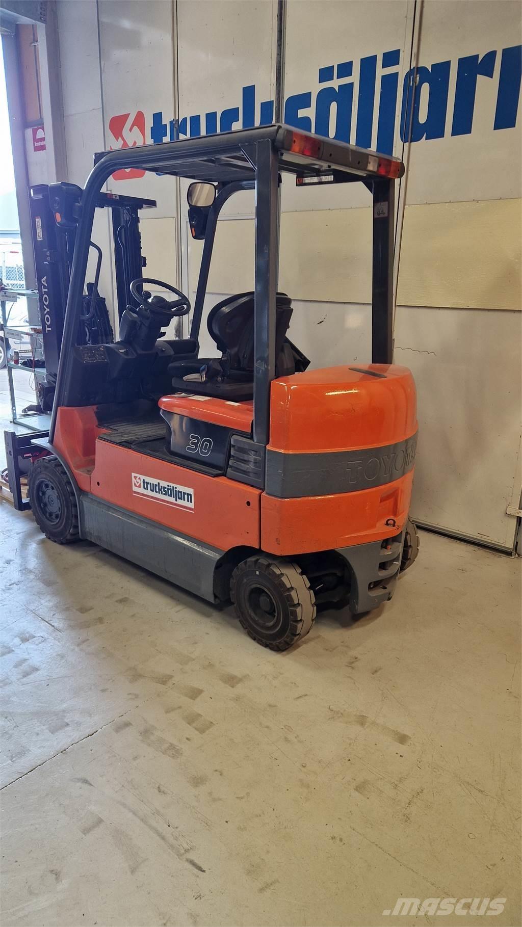 Toyota 7FBMF30 Stivuitor electric