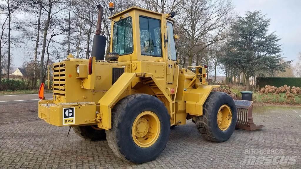 CAT 920 Incarcator pe pneuri