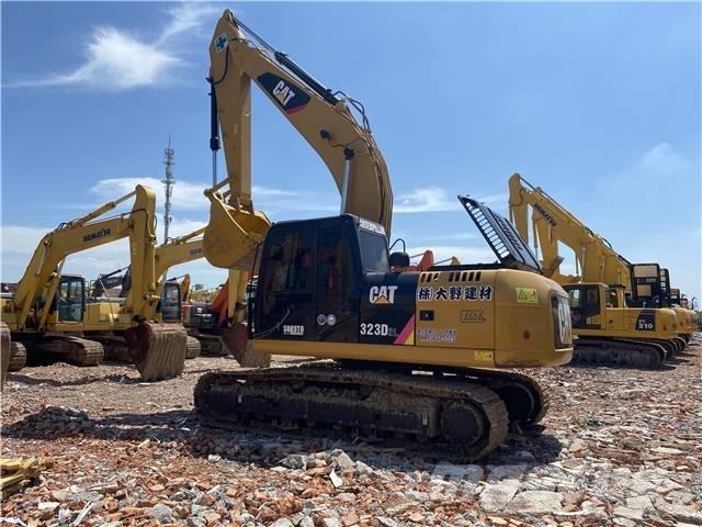 CAT 323D Excavatoare pe șenile
