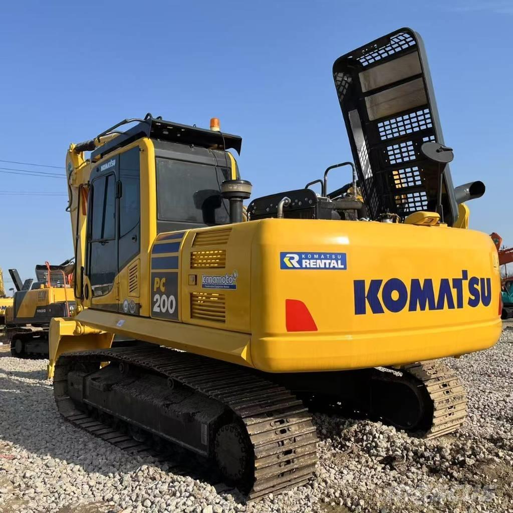 Komatsu PC 200 Excavatoare pe șenile
