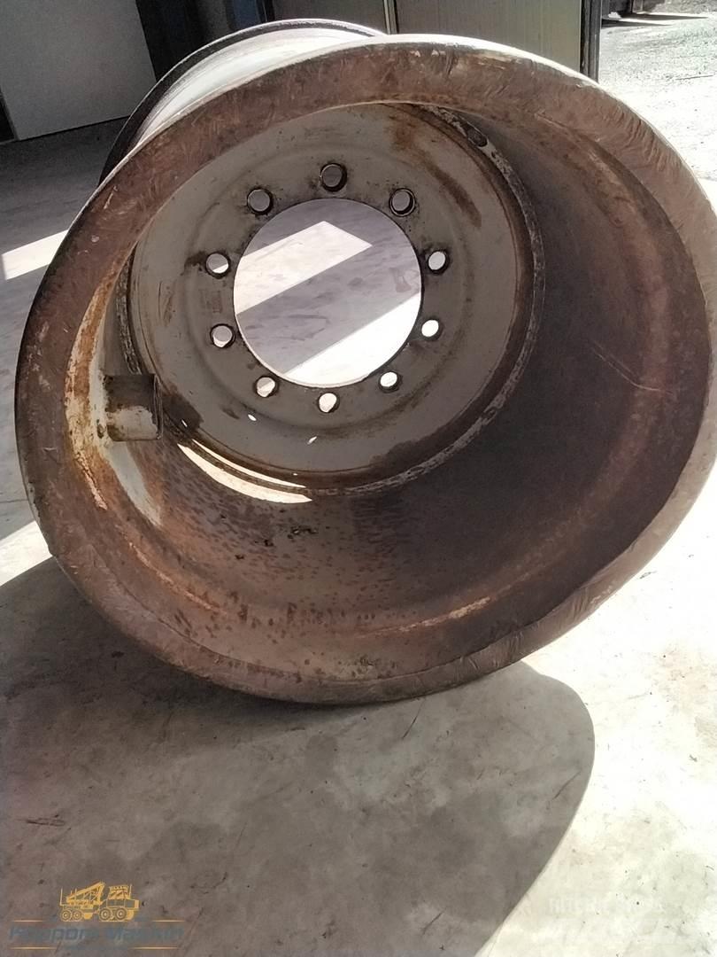 Valmet 890 24x26,5 Anvelope, roti si jante
