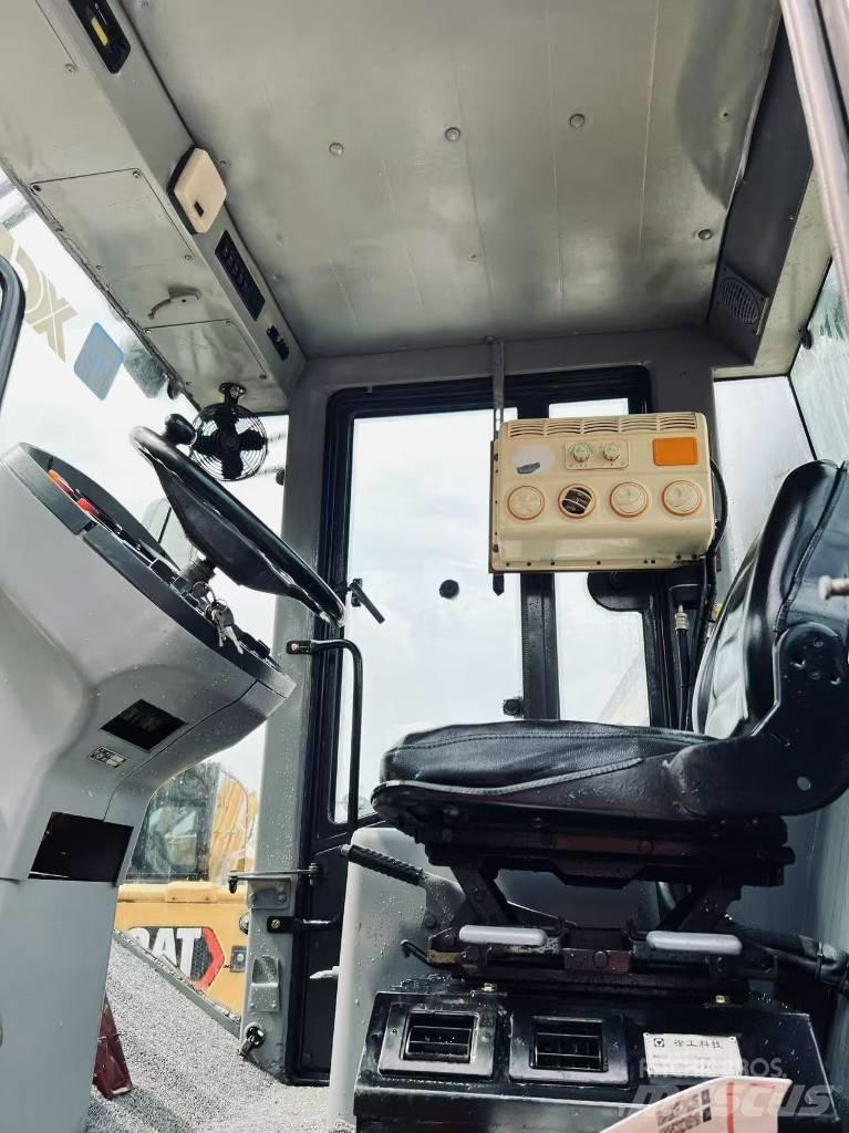 XCMG XS 223 J Compactoare monocilindrice