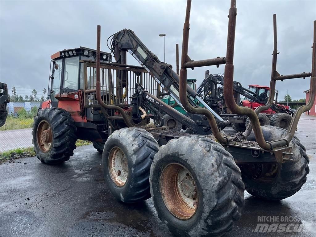 Valmet 836 Transportoare