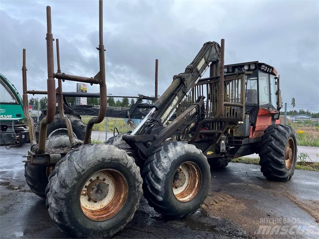 Valmet 836 Transportoare