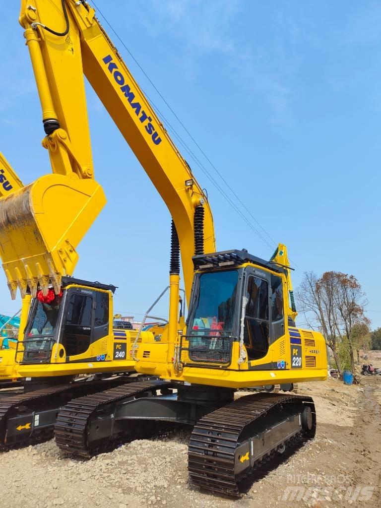 Komatsu PC 220 Excavatoare pe șenile
