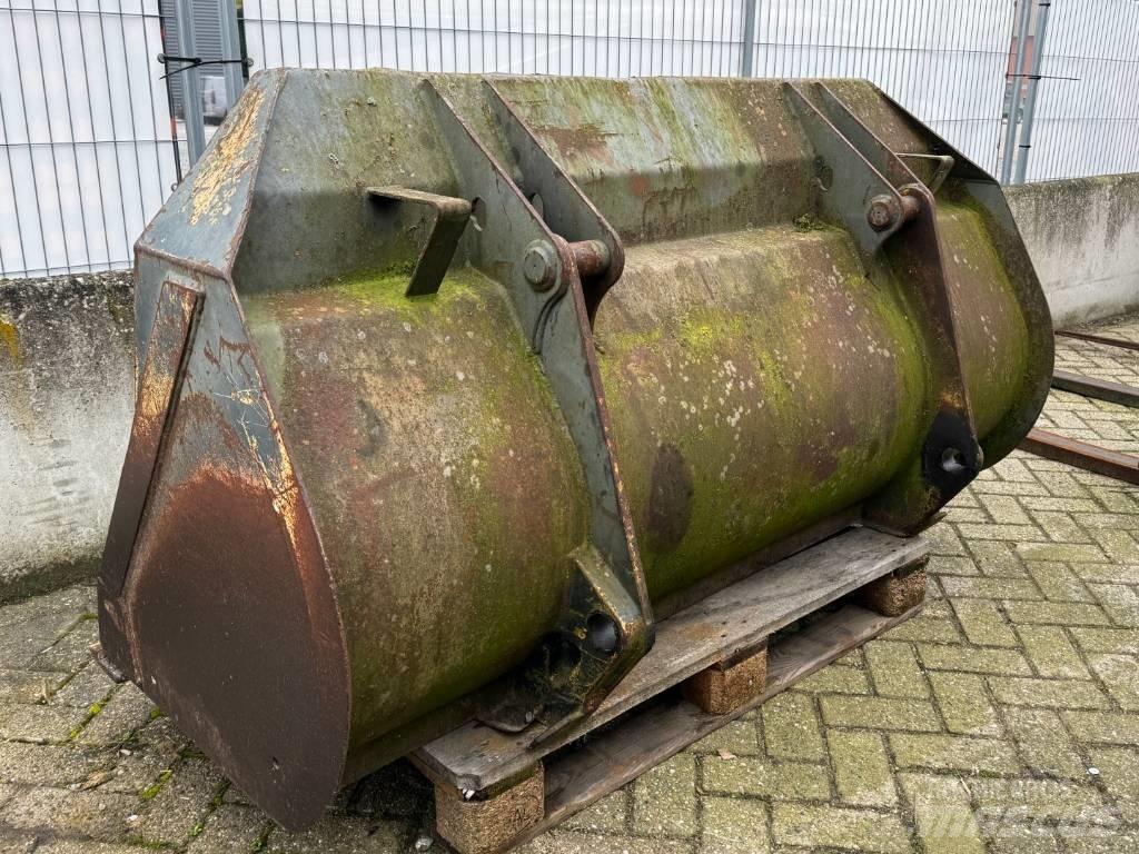 Schaeff SKL833 Incarcator pe pneuri