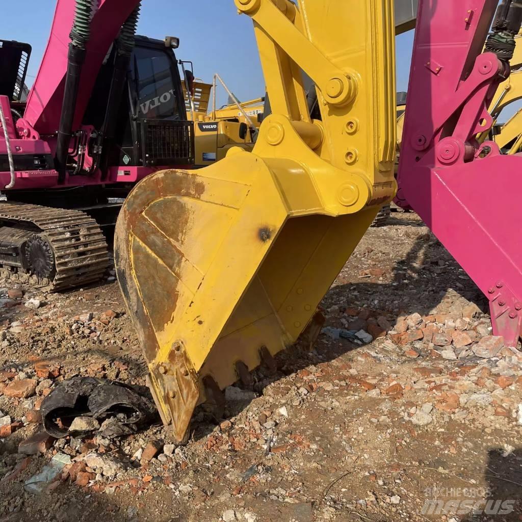 Komatsu PC 240 Excavatoare pe șenile
