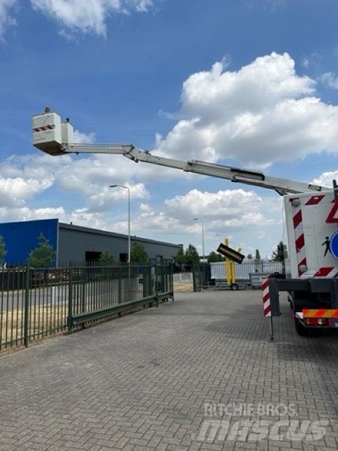 Custers T265-18 Platforme aeriene montate pe camion