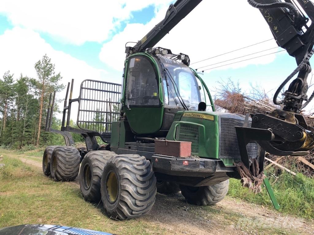 John Deere 810 E Transportoare