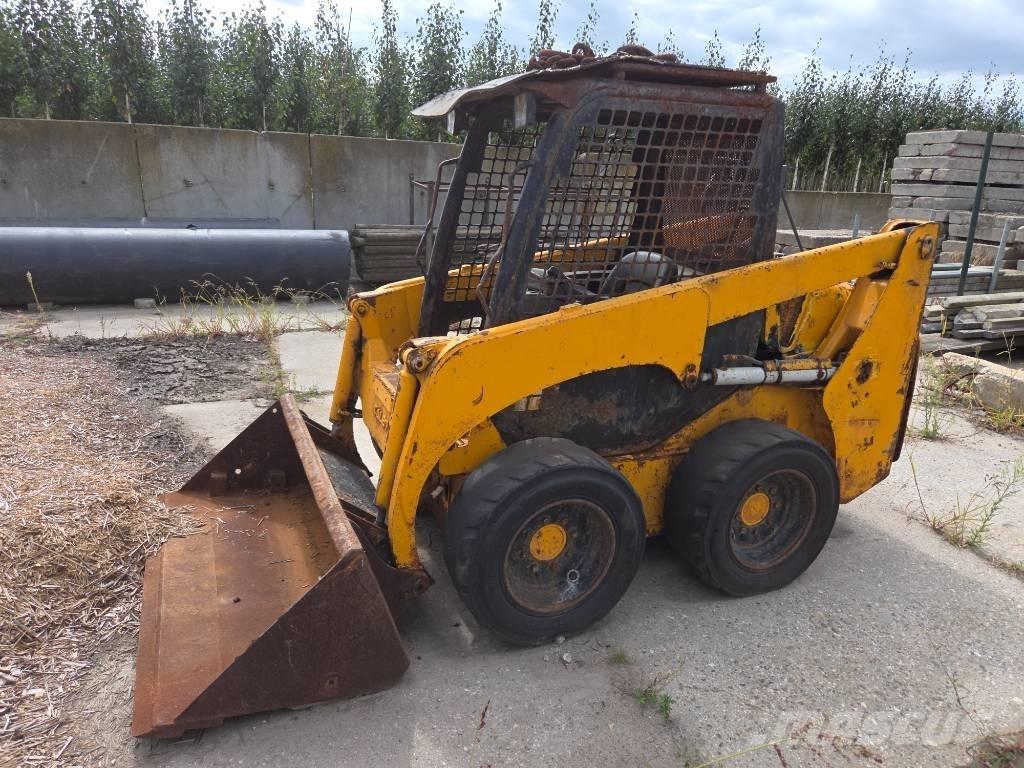 Komatsu SK 714 Mini incarcator